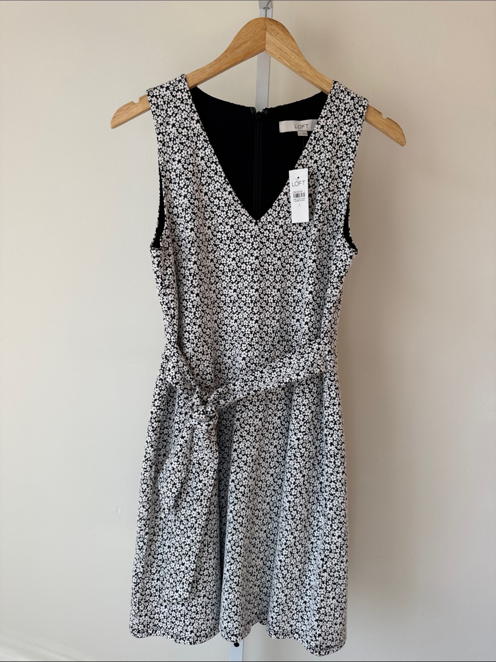 LOFT Black & White Floral V-Neck Tie-Waist Midi Dress New With Tags